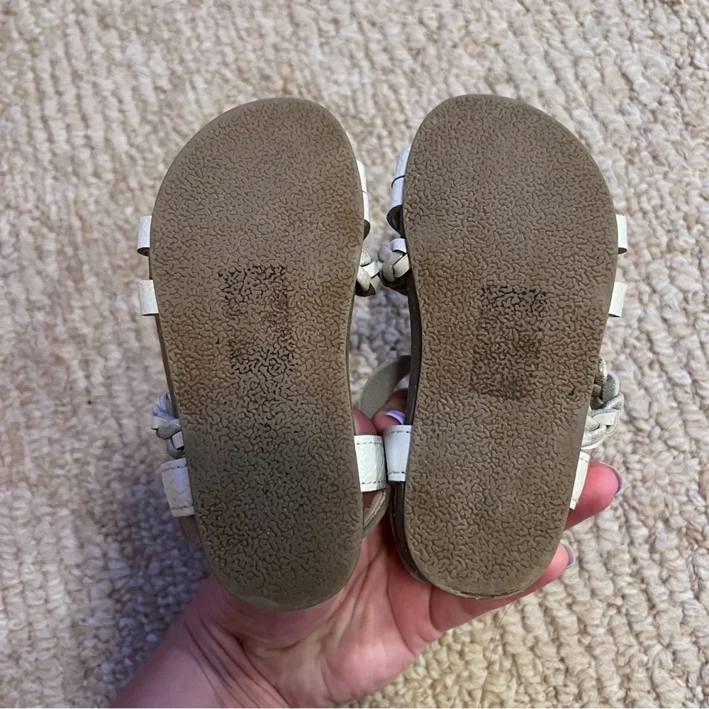 Toddler Girl’s Blowfish white strappy sandals size 7